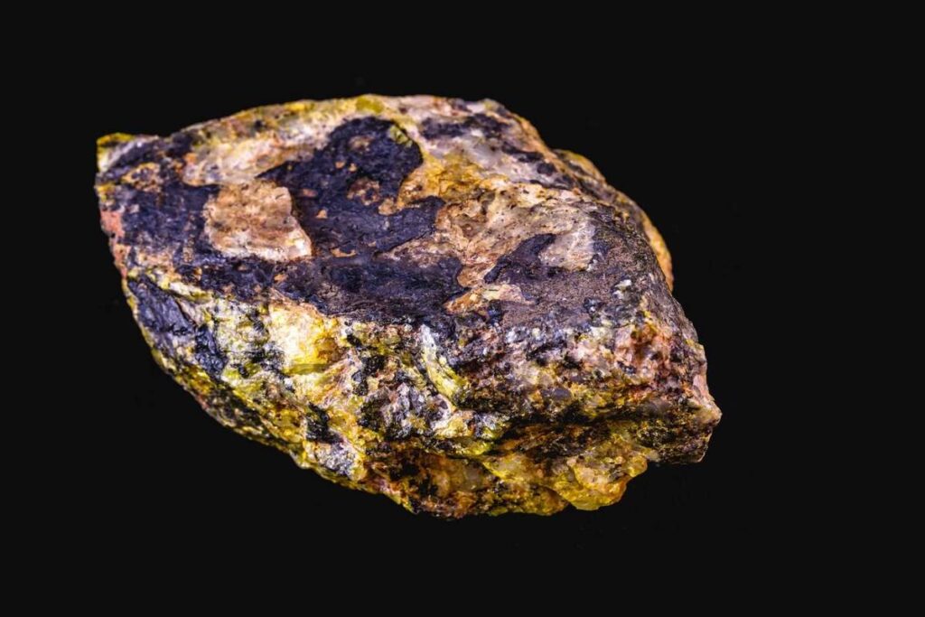 Uraninite specimen